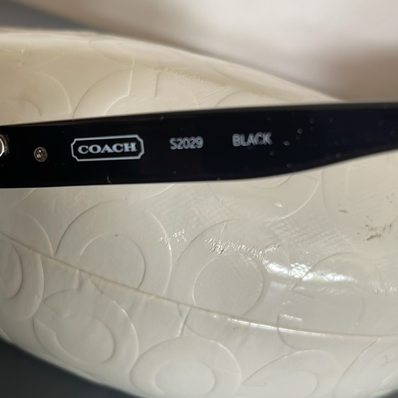 Coach Sunglasses - Picture 4 of 6